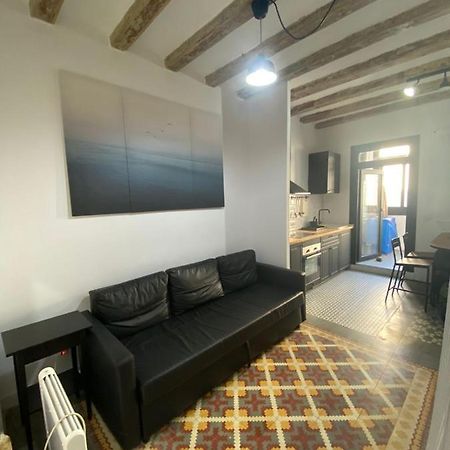 Spacious Modern Apartment In The Vibrant El Raval Barcelona Luaran gambar