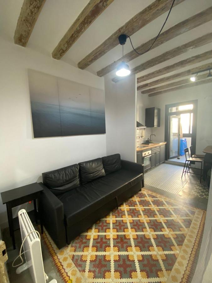 Spacious Modern Apartment In The Vibrant El Raval Barcelona Luaran gambar