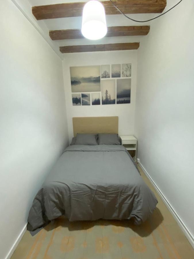 Spacious Modern Apartment In The Vibrant El Raval Barcelona Luaran gambar